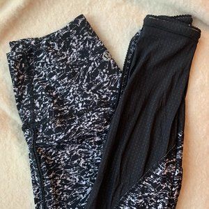 Lululemon Printed 7/8 Tights (Size 4)